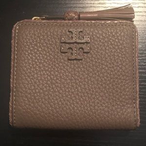 ***NEW Tory Burch Mini Taylor Wallet***